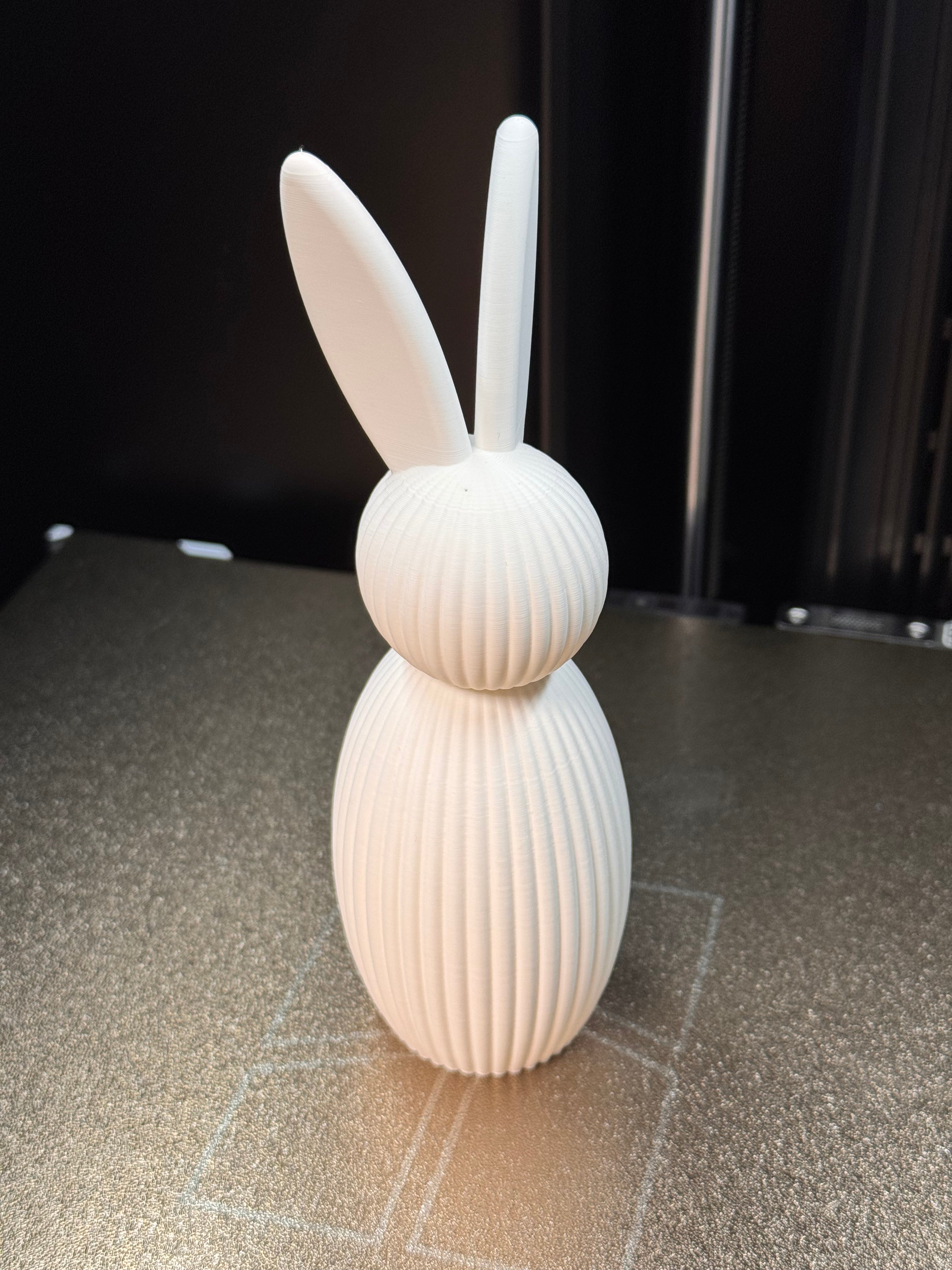 Rillen-Osterhase – Moderner 3D-gedruckter Deko Hase 🐰