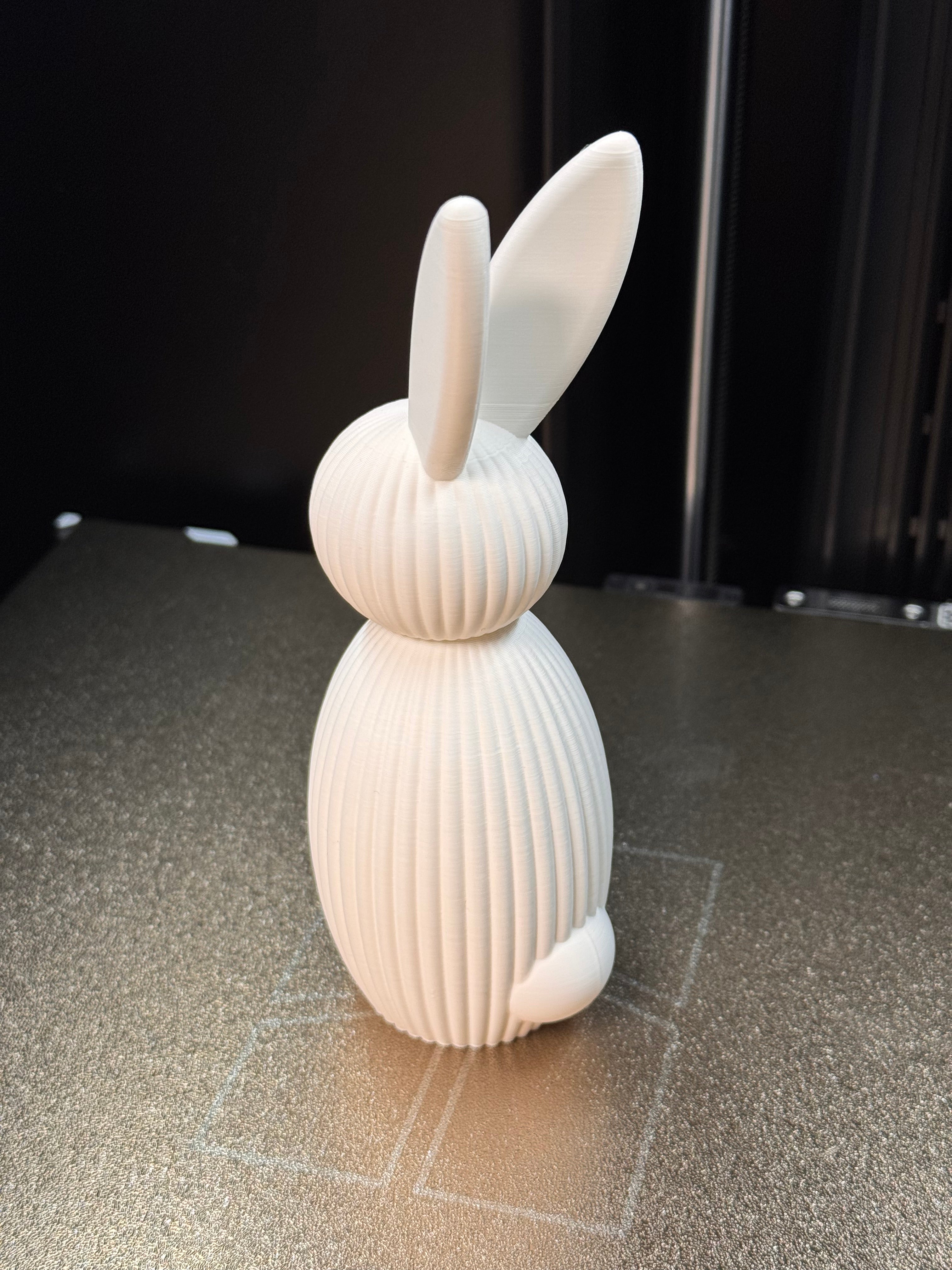 Rillen-Osterhase – Moderner 3D-gedruckter Deko Hase 🐰